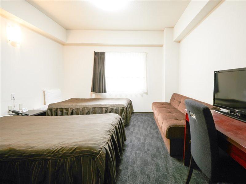 Osaka Corona Hotel Екстериор снимка