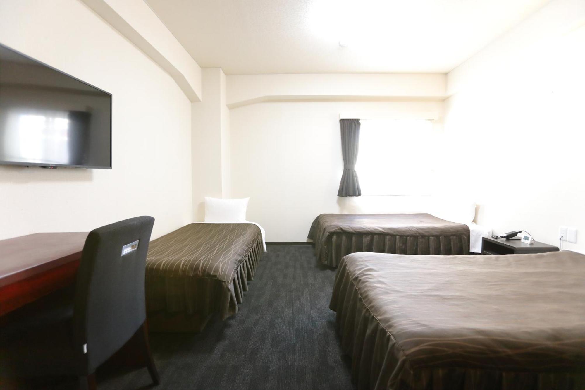 Osaka Corona Hotel Екстериор снимка