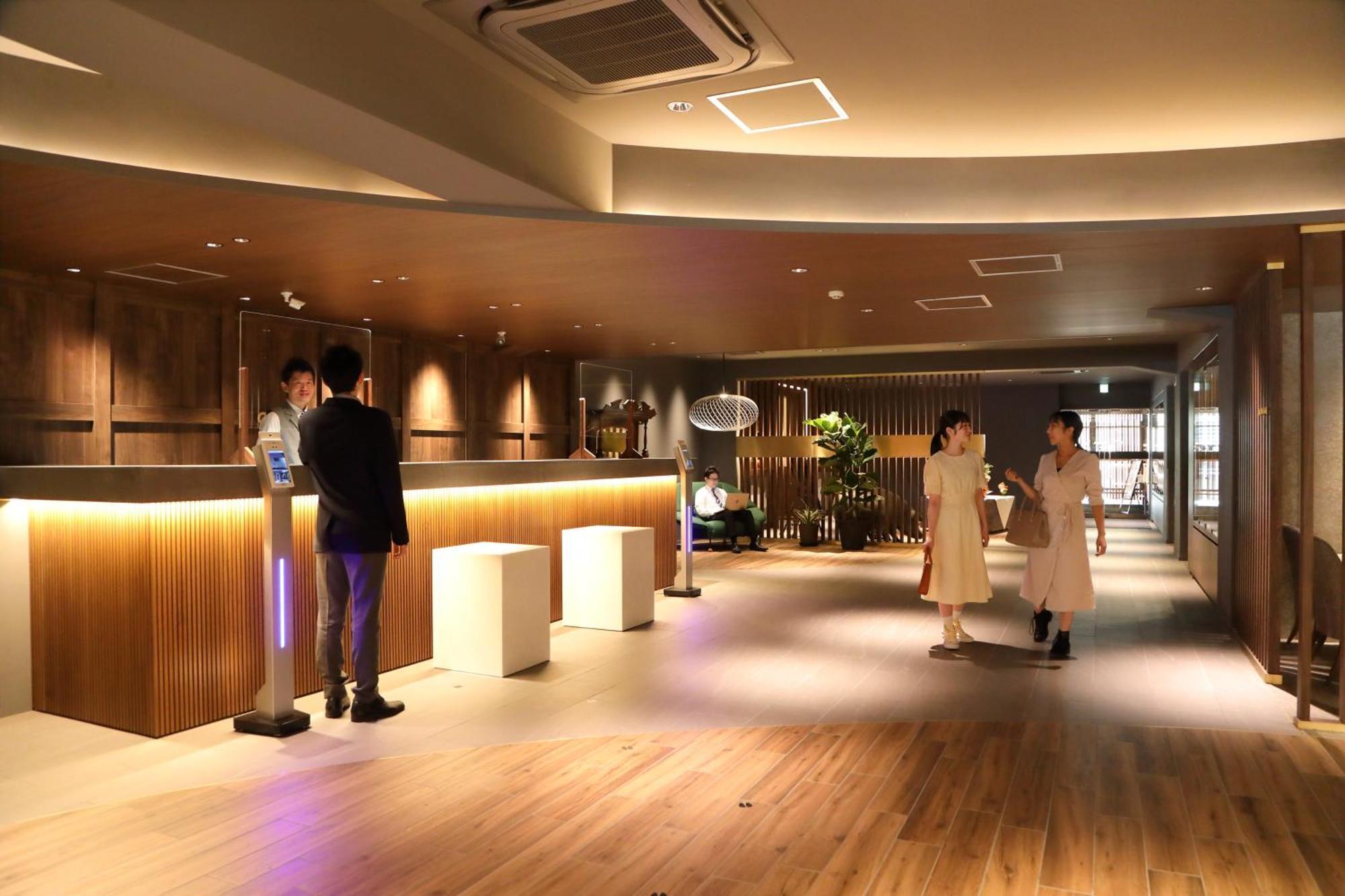 Osaka Corona Hotel Екстериор снимка