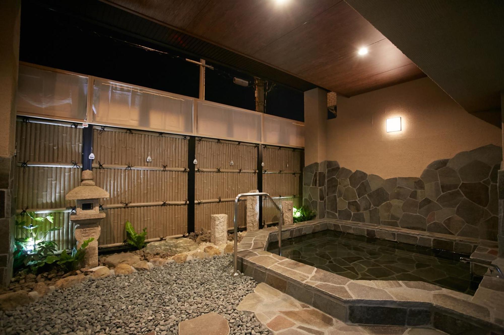 Osaka Corona Hotel Екстериор снимка
